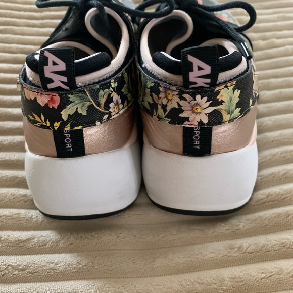 AK Sport black floral sneakers sz 8M - Picture 3 of 5